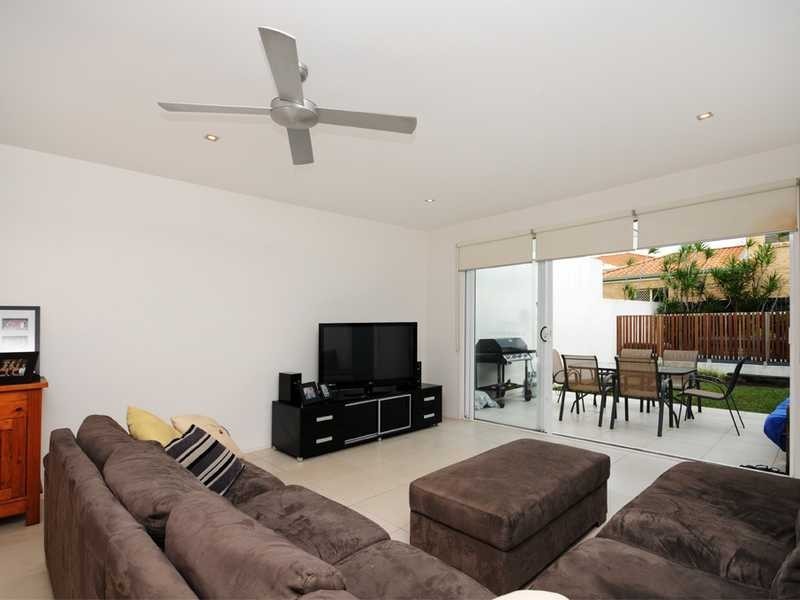 2/1874 Gold Coast Hwy, Burleigh Heads QLD 4220