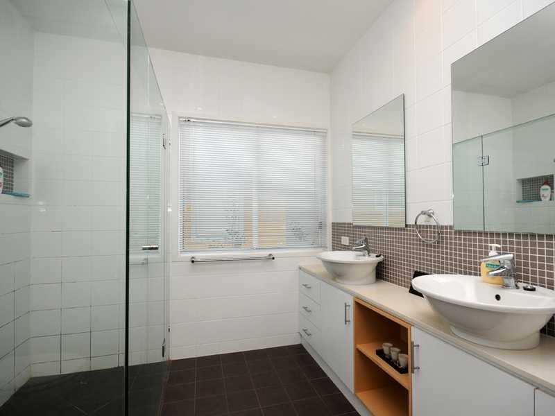 2/1874 Gold Coast Hwy, Burleigh Heads QLD 4220