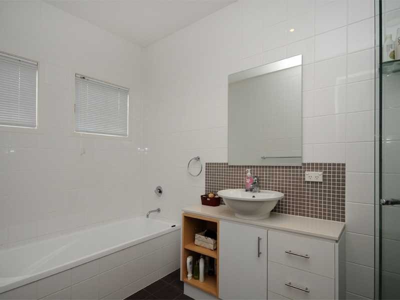 2/1874 Gold Coast Hwy, Burleigh Heads QLD 4220