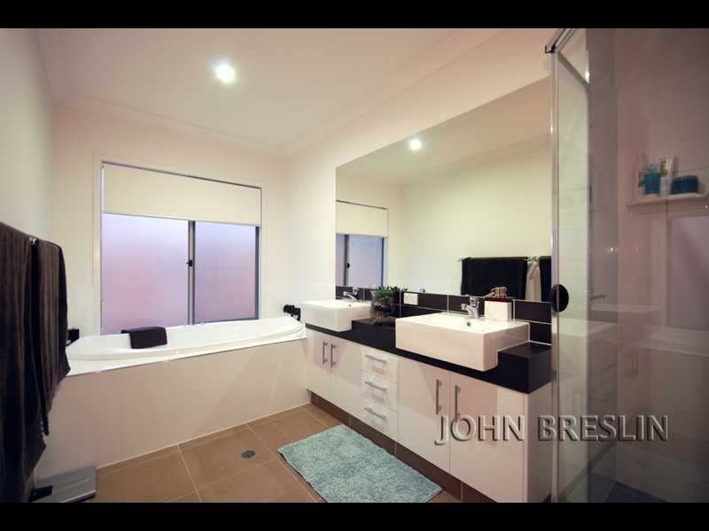 13 Camarillo Circuit, Reedy Creek QLD 4227