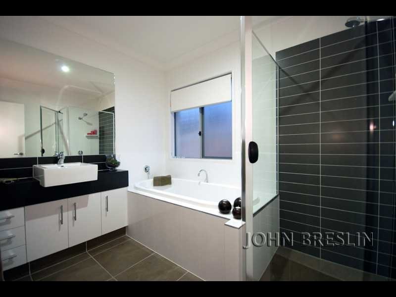 13 Camarillo Circuit, Reedy Creek QLD 4227