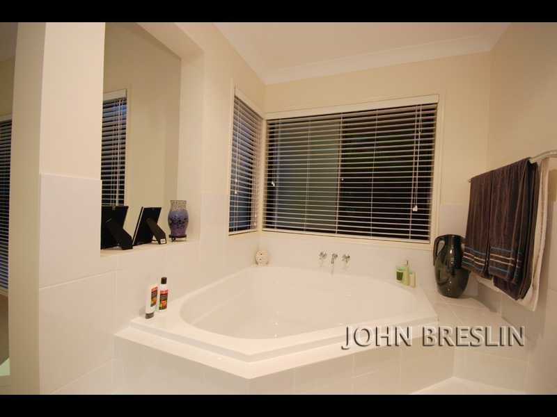 10 Observatory Drive, Reedy Creek QLD 4227
