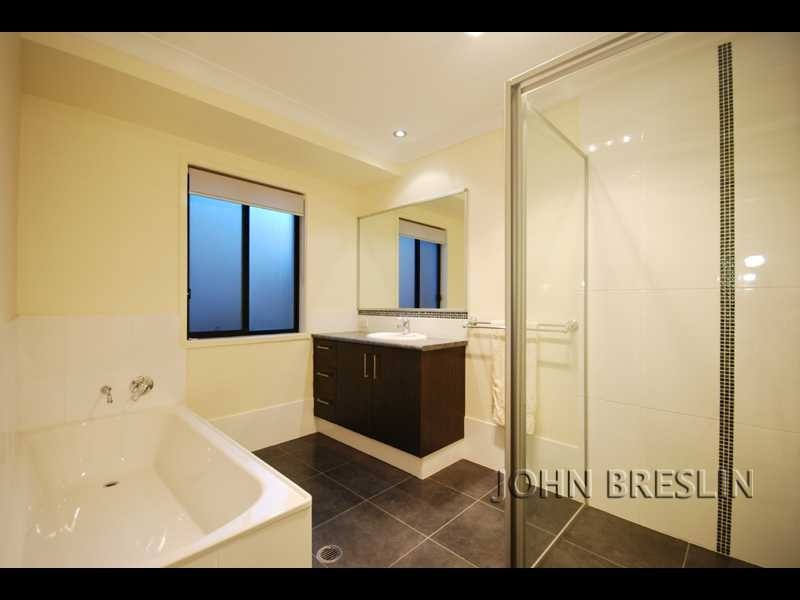 38 Camarillo Circuit, Reedy Creek QLD 4227