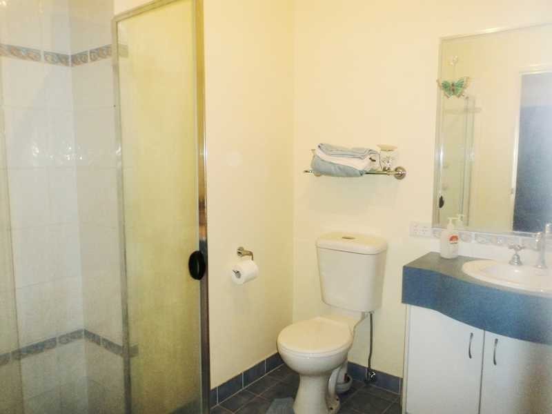 2 Golden Penda Drive, Jimboomba QLD 4280