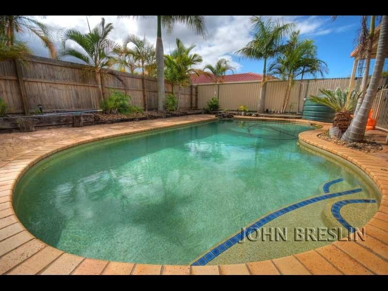 7 Silkyoak Court, Burleigh Waters QLD 4220