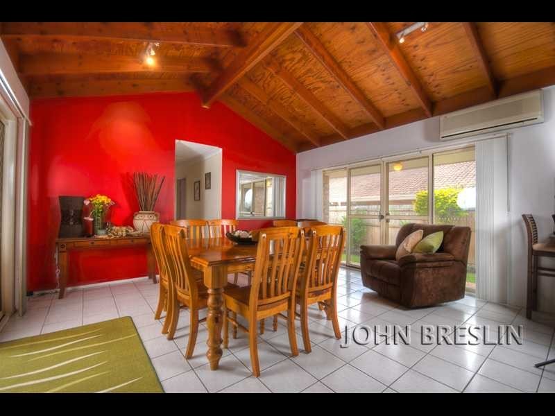 7 Silkyoak Court, Burleigh Waters QLD 4220
