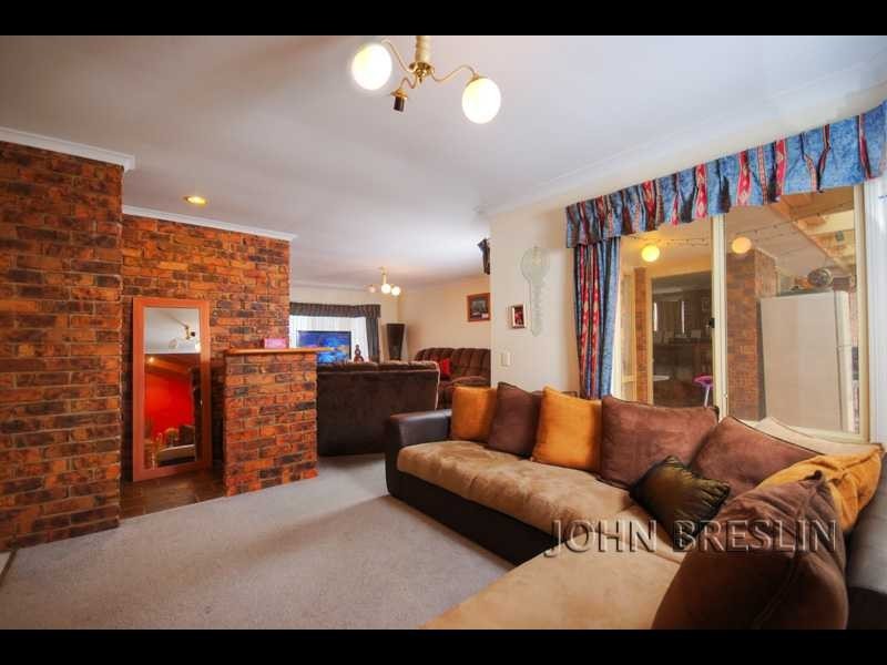7 Silkyoak Court, Burleigh Waters QLD 4220