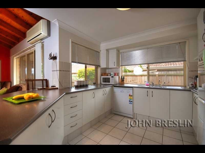 7 Silkyoak Court, Burleigh Waters QLD 4220