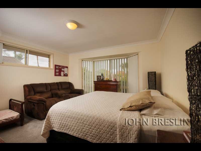 7 Silkyoak Court, Burleigh Waters QLD 4220