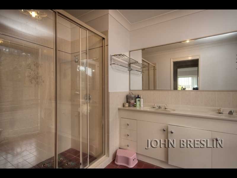 7 Silkyoak Court, Burleigh Waters QLD 4220