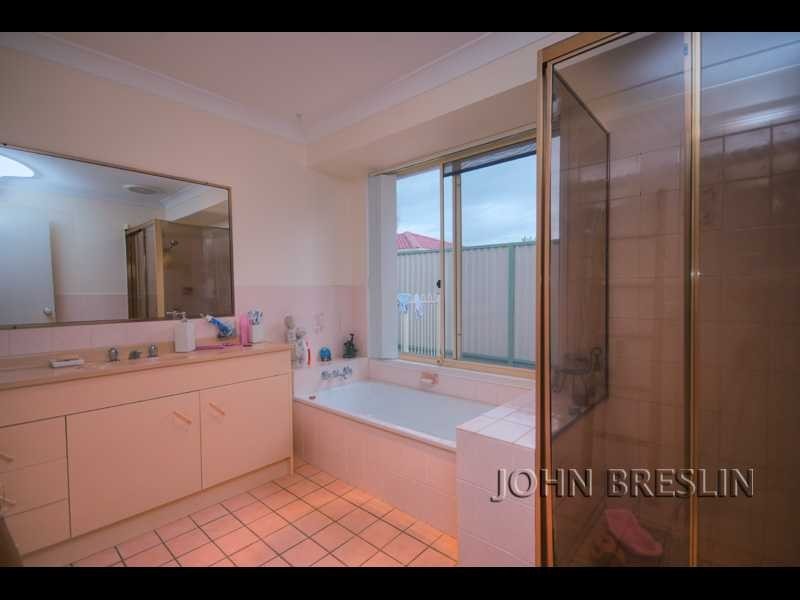 7 Silkyoak Court, Burleigh Waters QLD 4220