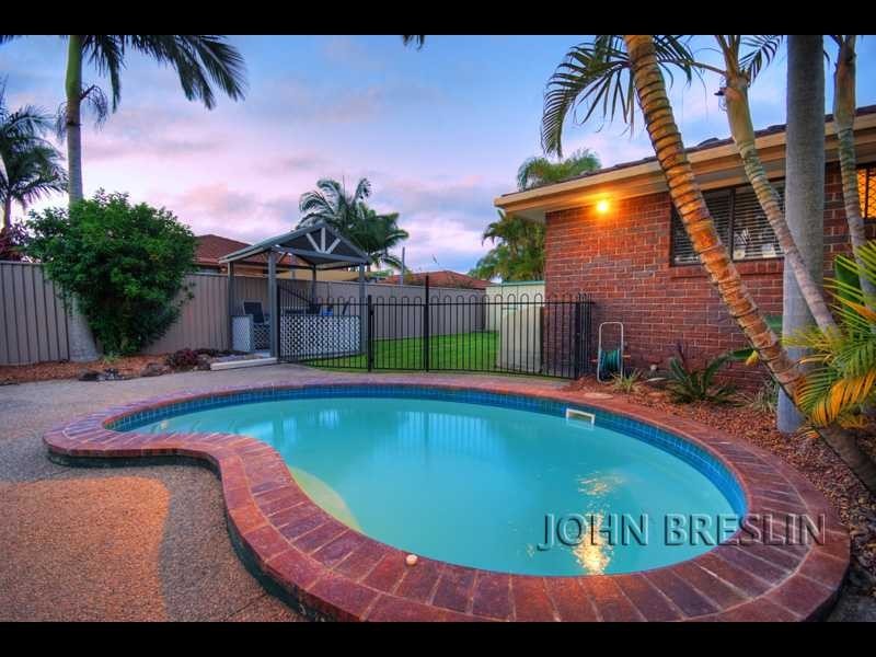 5 Courser Court, Burleigh Waters QLD 4220