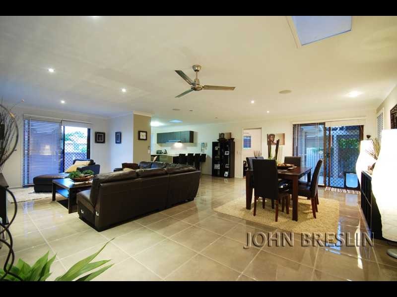 5 Courser Court, Burleigh Waters QLD 4220