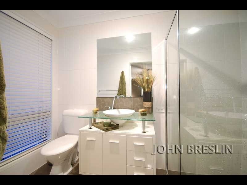 5 Courser Court, Burleigh Waters QLD 4220