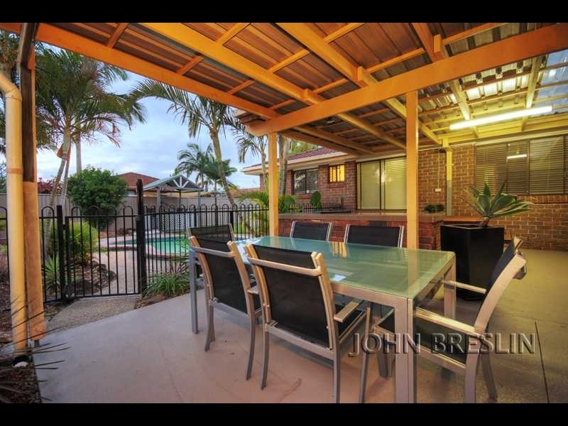 5 Courser Court, Burleigh Waters QLD 4220