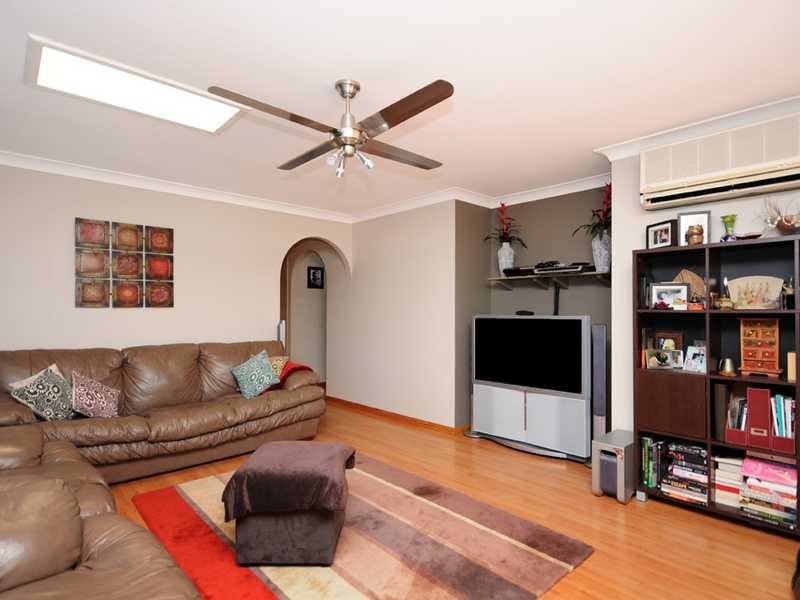 2/10 Redleaf Court, Burleigh Waters QLD 4220