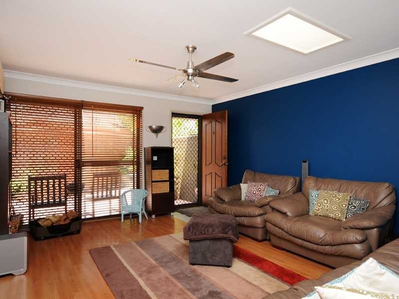 2/10 Redleaf Court, Burleigh Waters QLD 4220