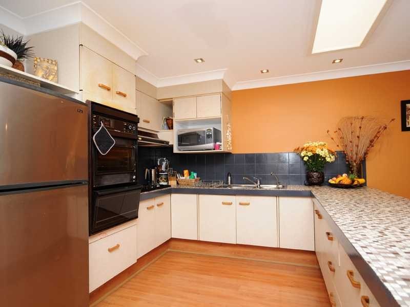 2/10 Redleaf Court, Burleigh Waters QLD 4220