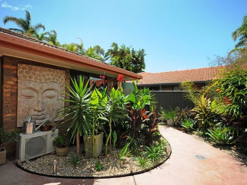 2/10 Redleaf Court, Burleigh Waters QLD 4220