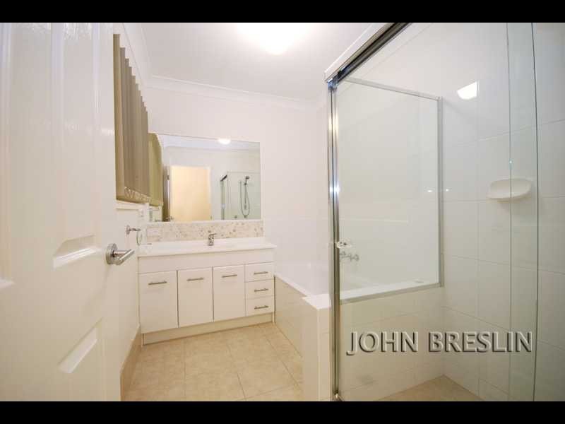 37 County Lane, Merrimac QLD 4226