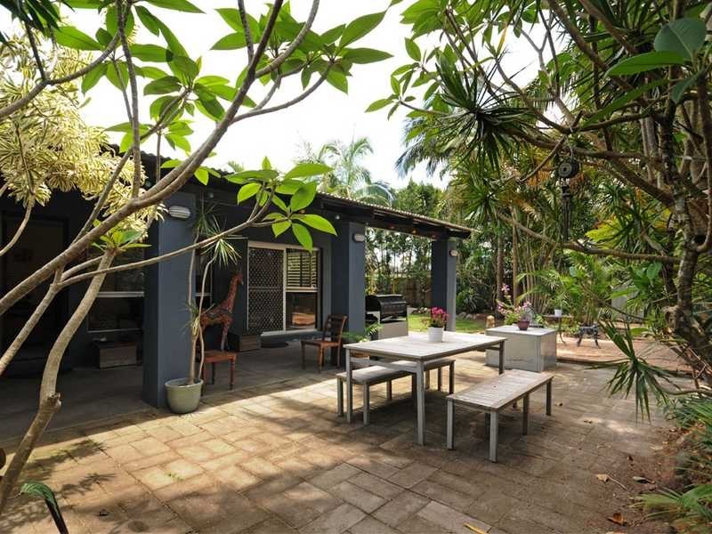 133 Acanthus Ave, Burleigh Waters QLD 4220