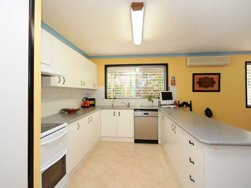 133 Acanthus Ave, Burleigh Waters QLD 4220