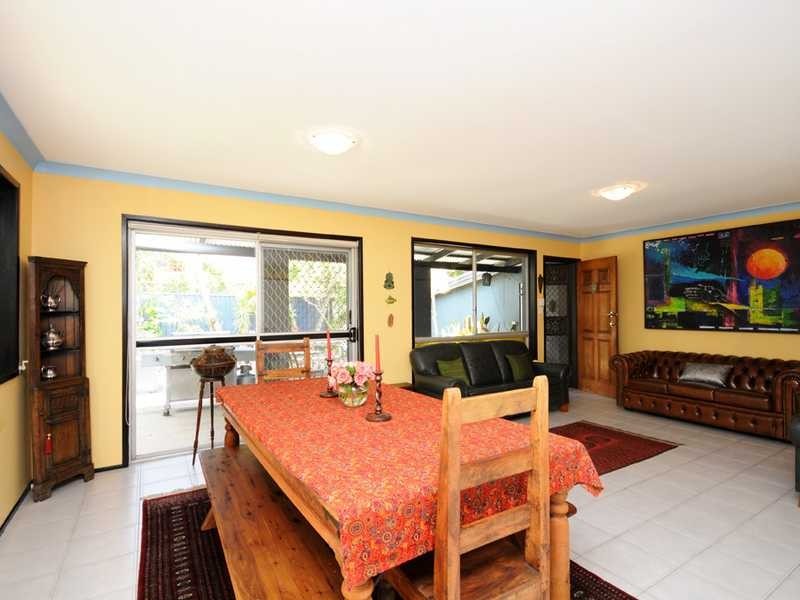 133 Acanthus Ave, Burleigh Waters QLD 4220