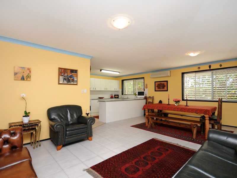 133 Acanthus Ave, Burleigh Waters QLD 4220