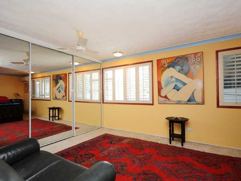 133 Acanthus Ave, Burleigh Waters QLD 4220