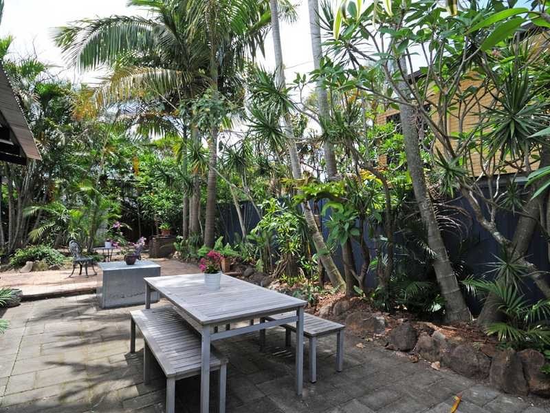 133 Acanthus Ave, Burleigh Waters QLD 4220