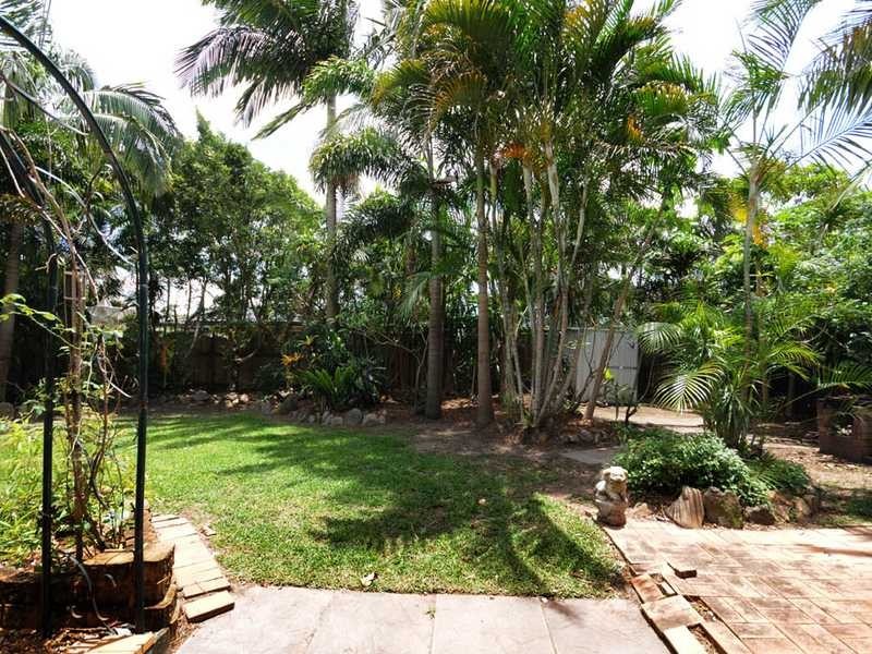 133 Acanthus Ave, Burleigh Waters QLD 4220