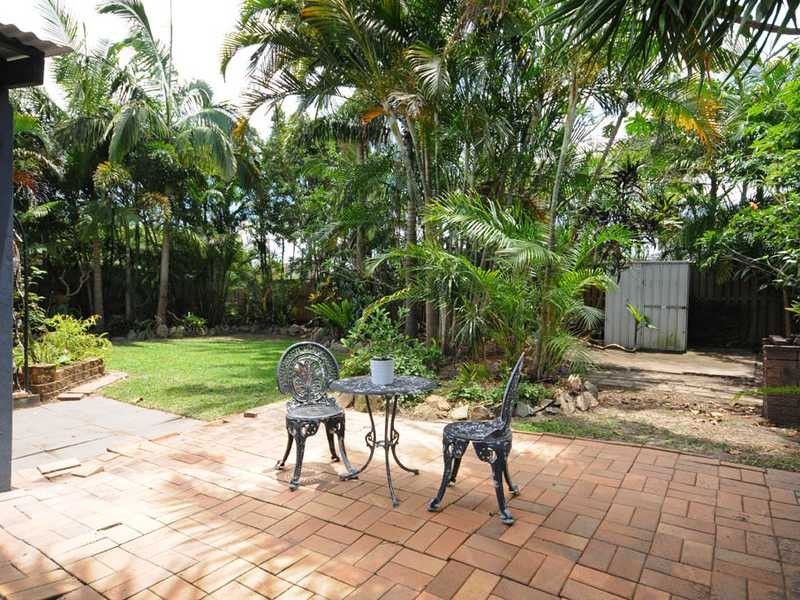 133 Acanthus Ave, Burleigh Waters QLD 4220