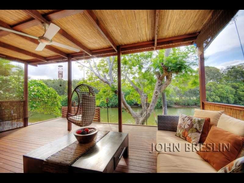 15 Costa Court, Broadbeach Waters QLD 4218