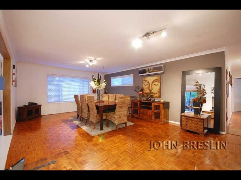 15 Costa Court, Broadbeach Waters QLD 4218