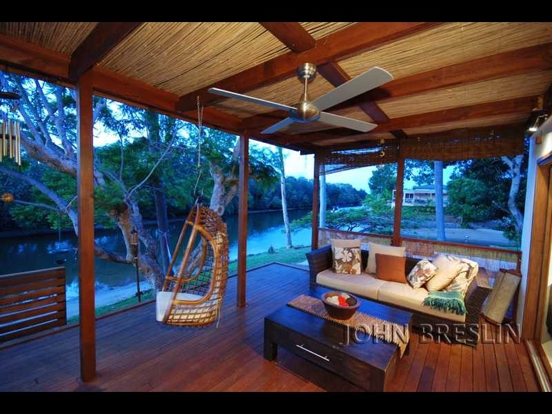 15 Costa Court, Broadbeach Waters QLD 4218