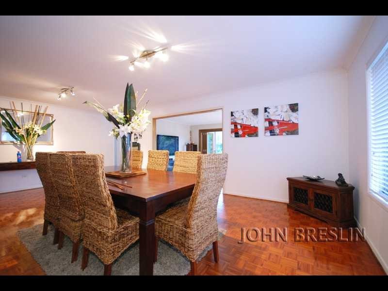 15 Costa Court, Broadbeach Waters QLD 4218