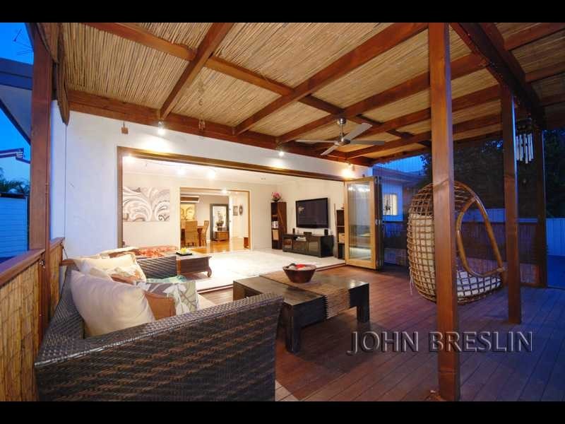 15 Costa Court, Broadbeach Waters QLD 4218