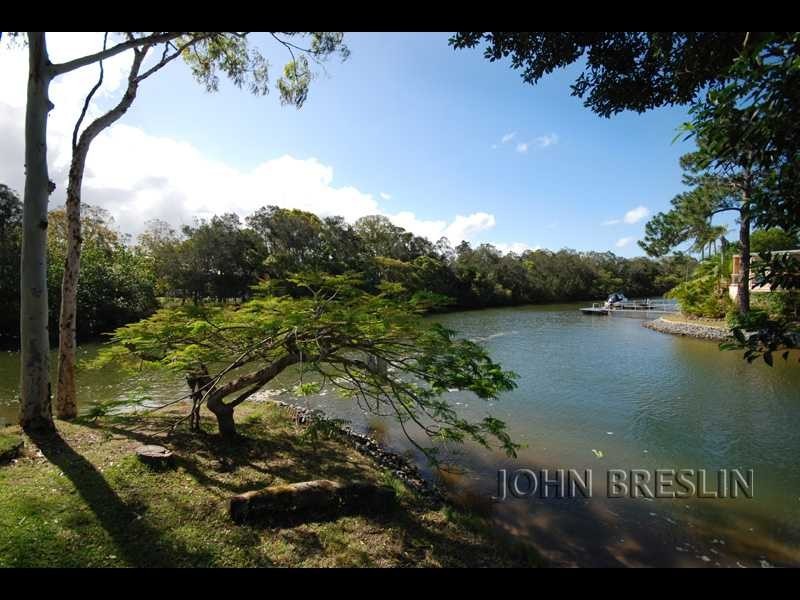 15 Costa Court, Broadbeach Waters QLD 4218