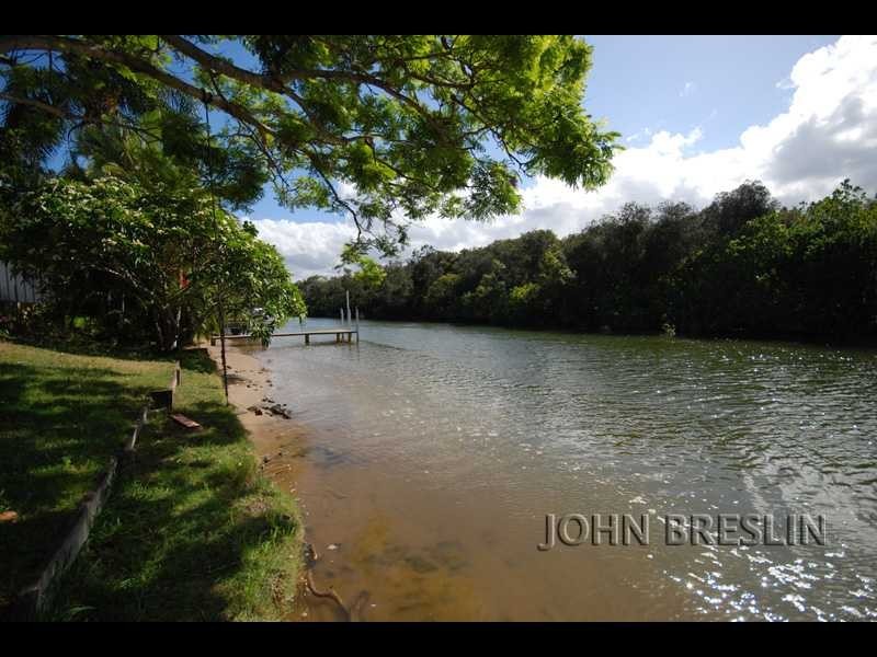15 Costa Court, Broadbeach Waters QLD 4218