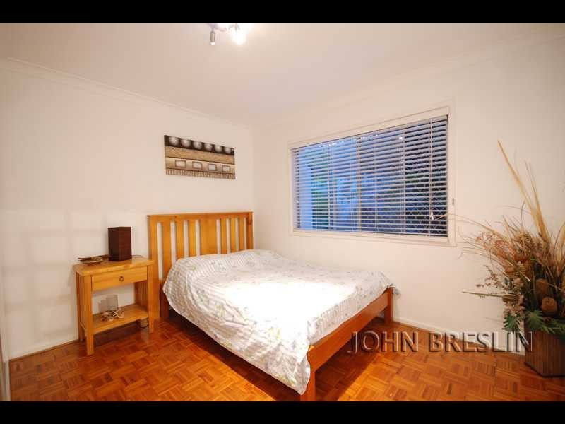 15 Costa Court, Broadbeach Waters QLD 4218