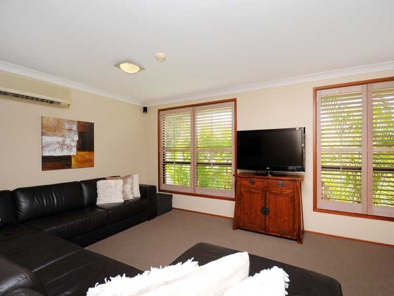 6 Seriema Street, Burleigh Waters QLD 4220