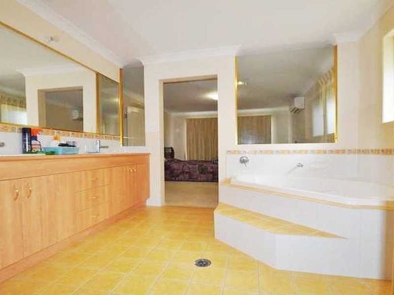 73 Bentinck St, Waterford West QLD 4133