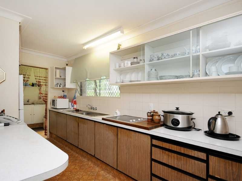 16 Ikkina Road, Burleigh Heads QLD 4220