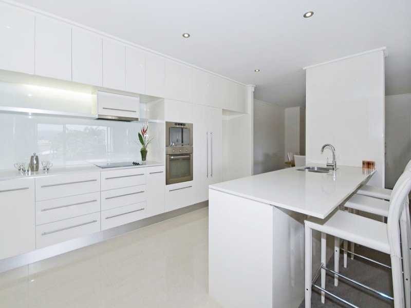 210/1 Toombul Ave, Burleigh Heads QLD 4220