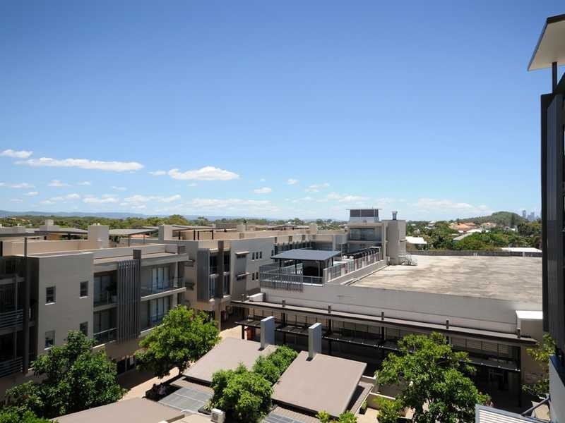 210/1 Toombul Ave, Burleigh Heads QLD 4220