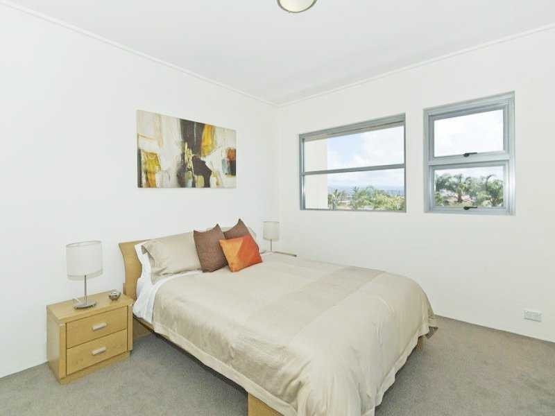 210/1 Toombul Ave, Burleigh Heads QLD 4220