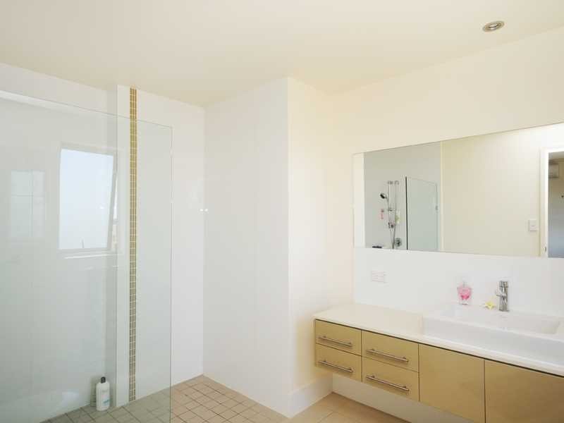 210/1 Toombul Ave, Burleigh Heads QLD 4220
