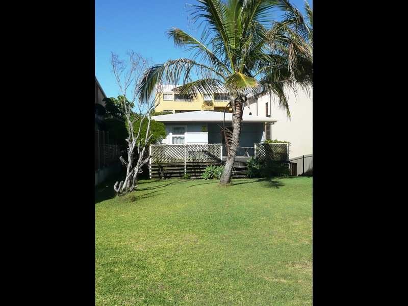 3 Jefferson Lane, Palm Beach QLD 4221