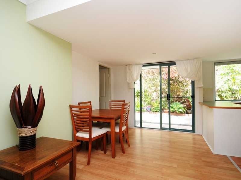 4/2 Ridgevista Crt, Reedy Creek QLD 4227