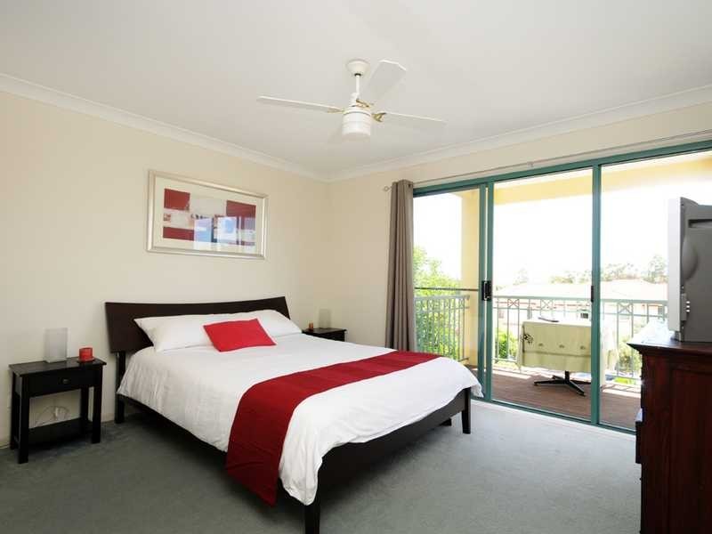 4/2 Ridgevista Crt, Reedy Creek QLD 4227